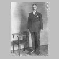 095-0020 Franz Weder am Tage der Konfirmation.jpg